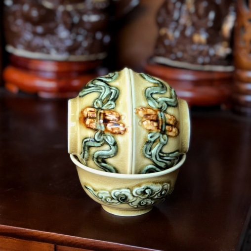 Bát thờ cúng men rạn bóng vàng đắp nổi