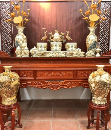 Đồ thờ đắp nổi sứ trắng tràm cho ban thờ 2m17 trở lên